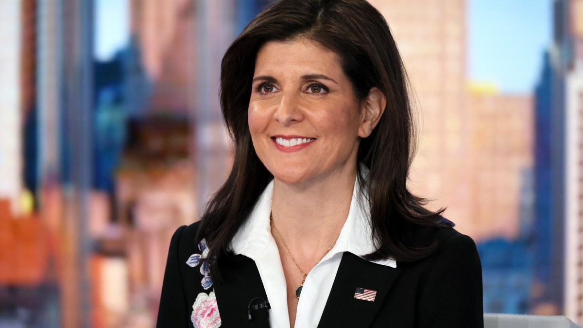 Nikki Haley challenges Donald Trump ahead of South Carolina primary – NBC Chicago - Vimarsana News