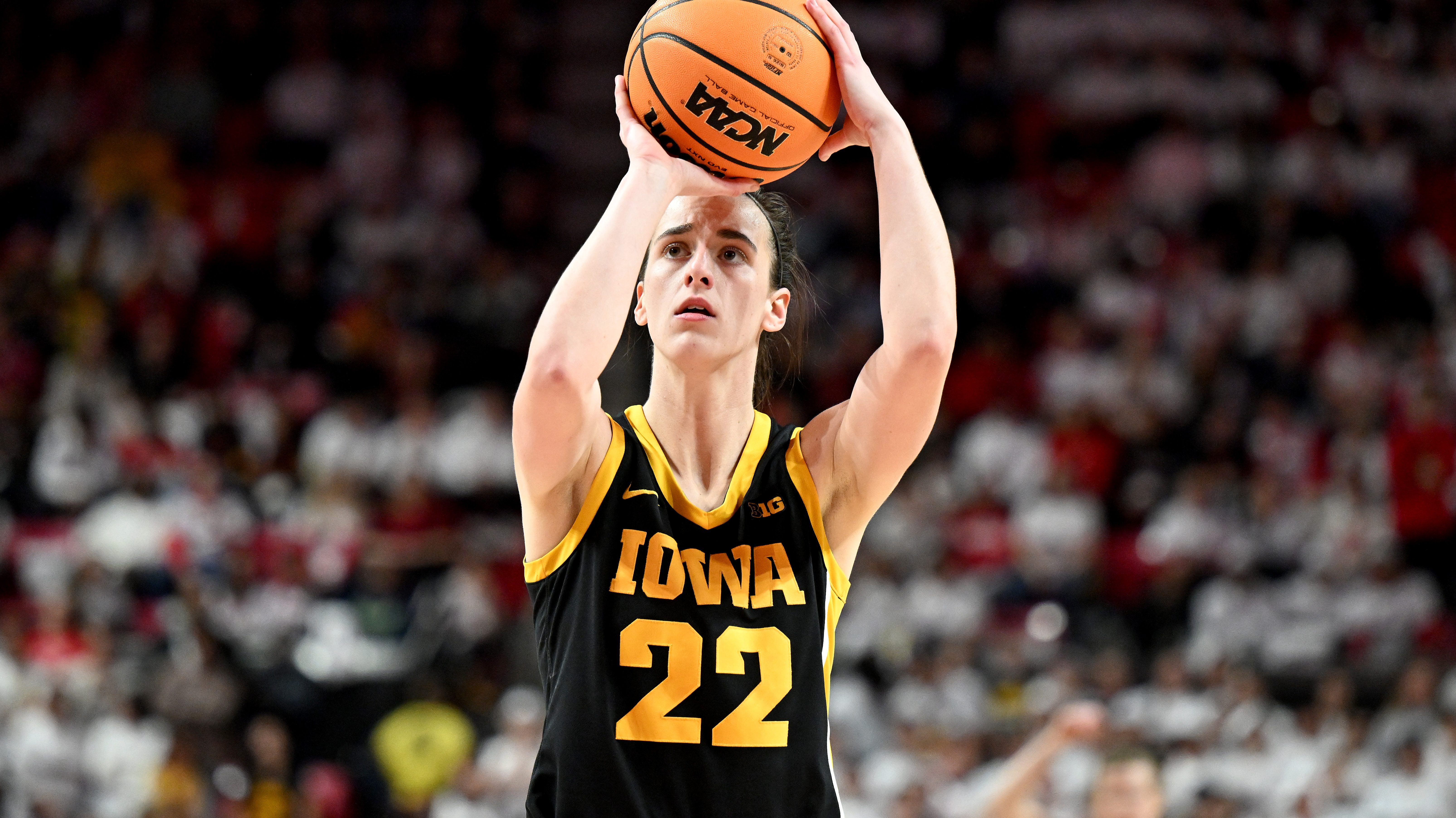 How far is Caitlin Clark from NCAA scoring record? Updated points total for  Iowa star – NBC Chicago
