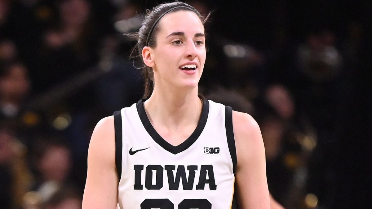 Caitlin Clark beats NCAA women’s basketball scoring record NBC Chicago