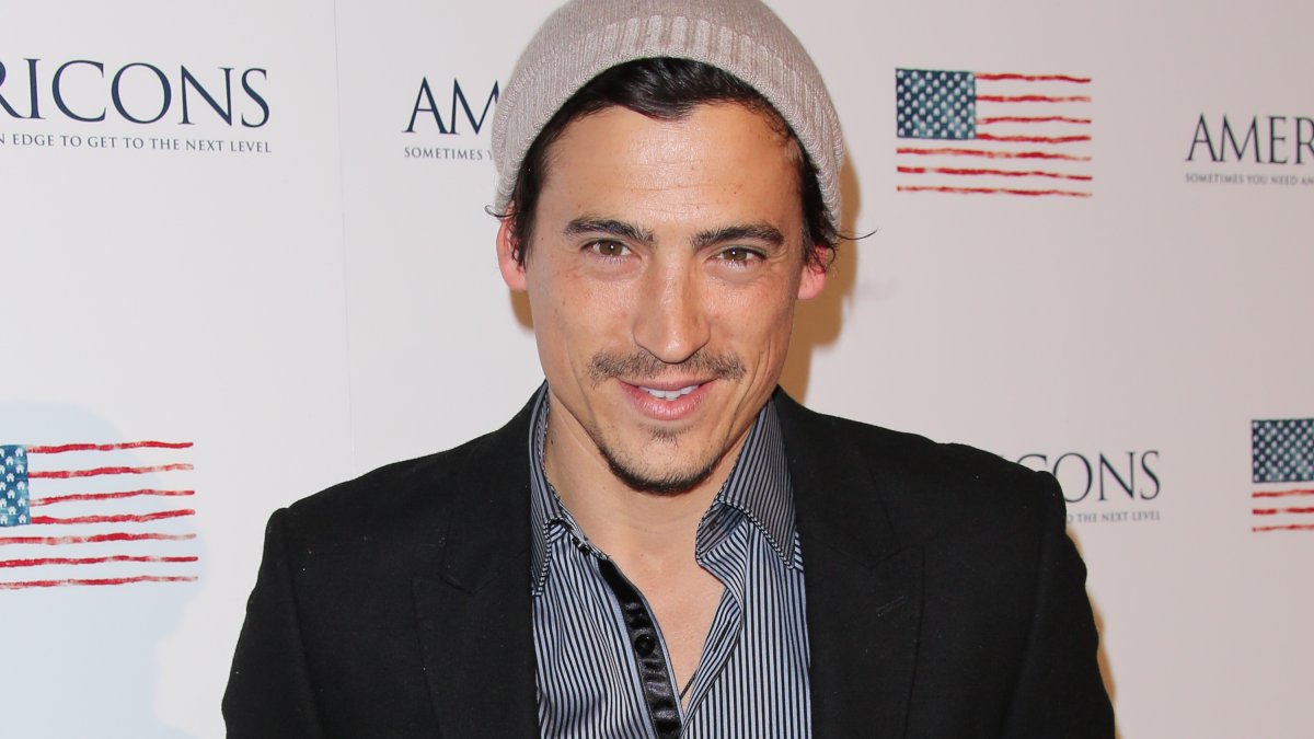 Andrew Keegan addresses cult leader rumors – NBC Chicago - Vimarsana News