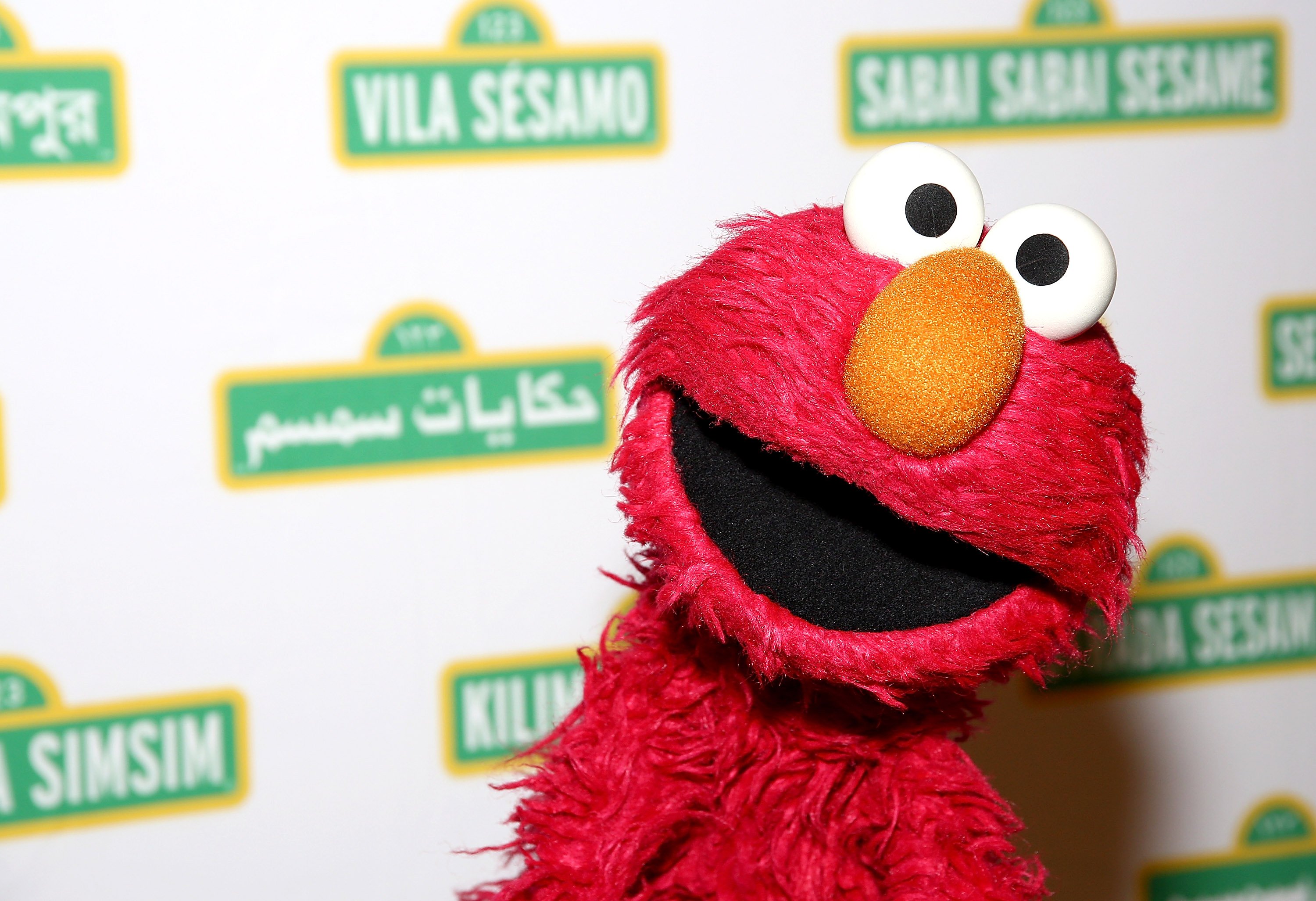 Meet the 25-year-old social media manager behind Elmo's viral tweet - Vimarsana News
