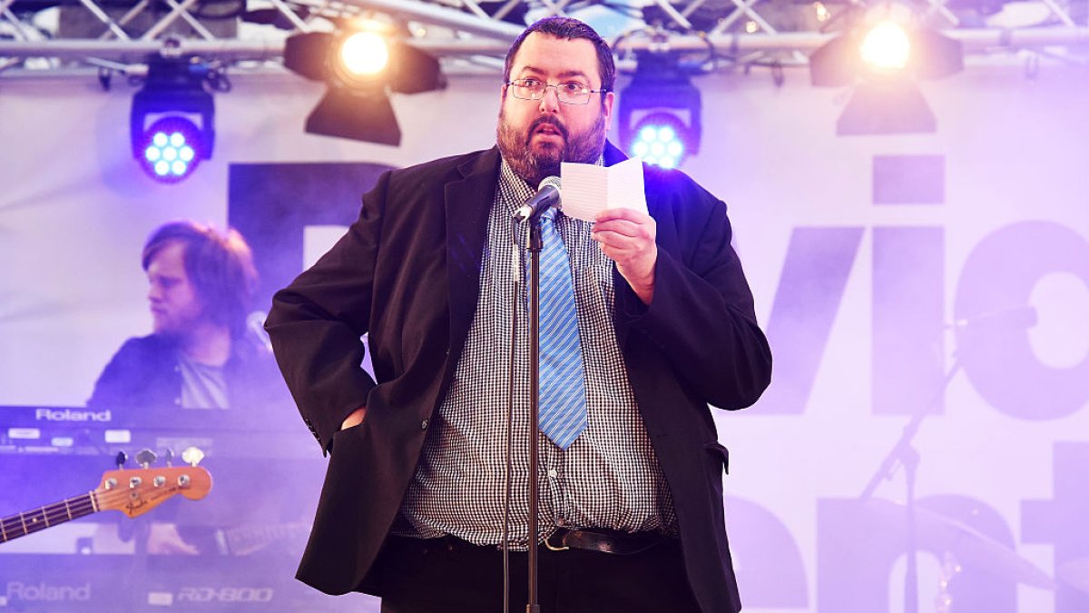 Ewen MacIntosh, star of UK version of 'The Office,' dies at 50 – NBC Chicago - Vimarsana News