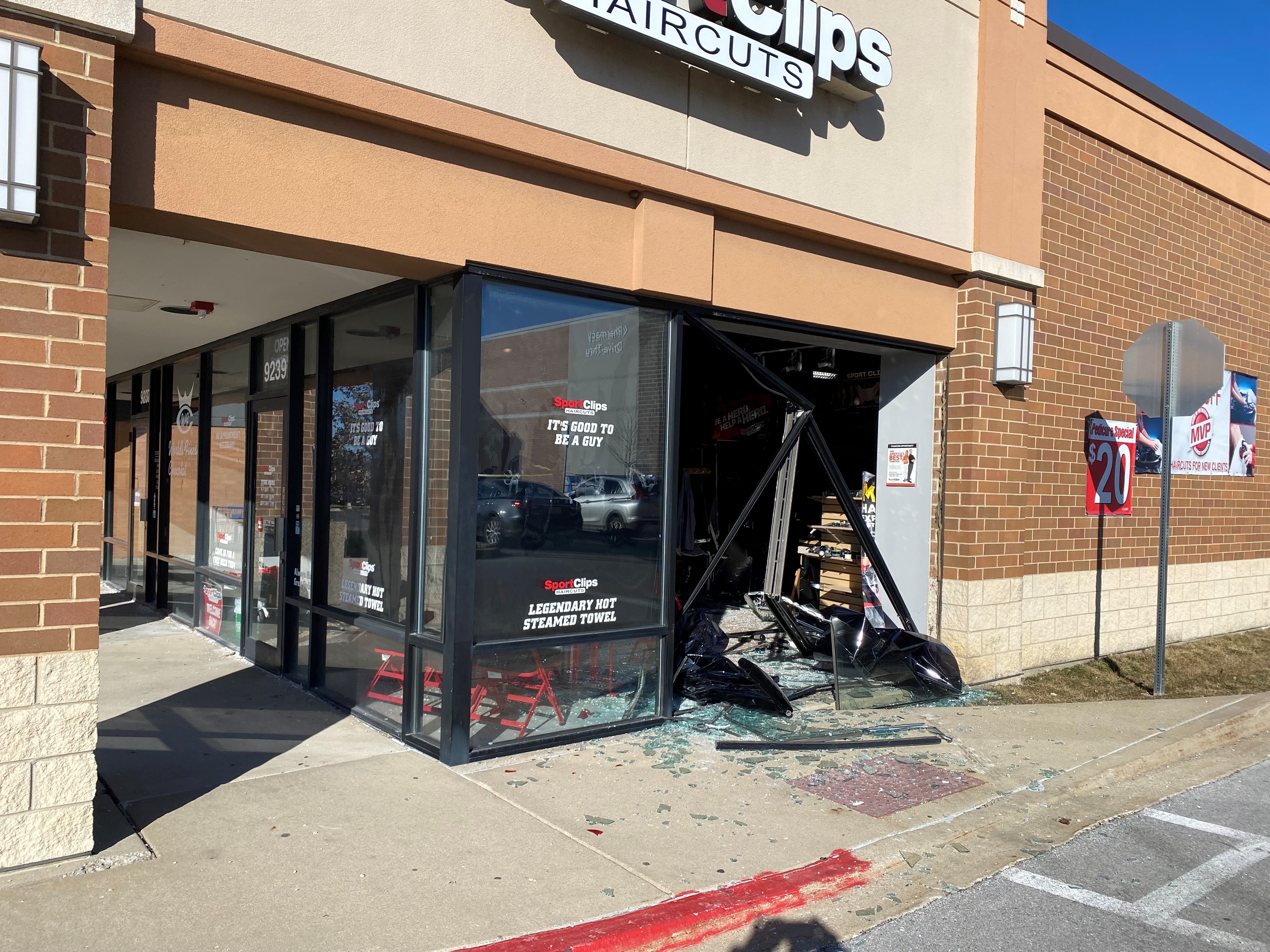 8 injured when vehicle slams into south suburban Sport Clips 8 injured when vehicle slams into south suburban Sport Clips