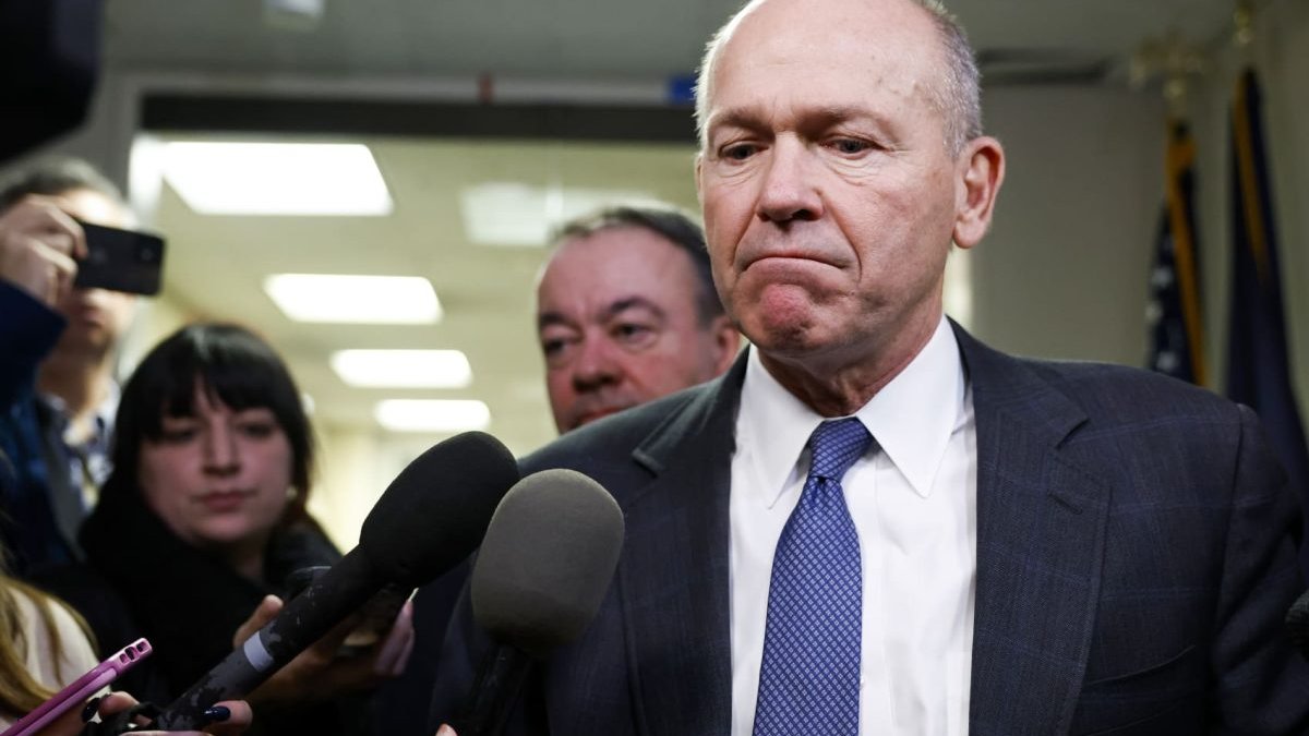 Boeing CEO to step down in wake of 737 Max crisis – NBC Chicago - Vimarsana News