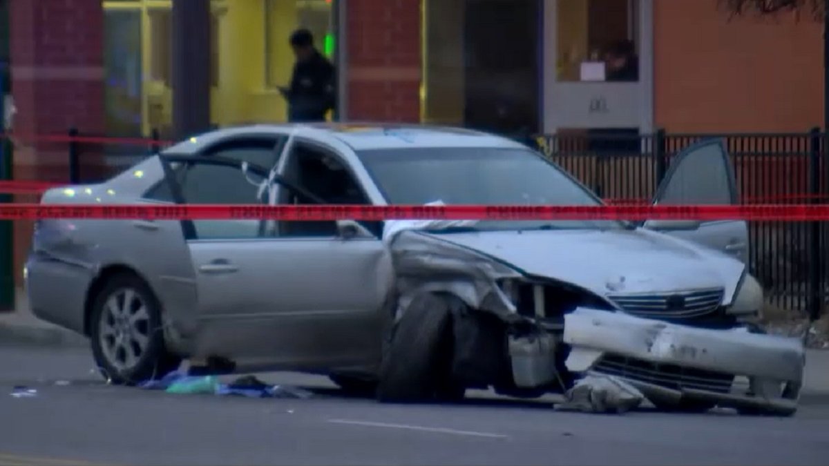 2 critically wounded after shot inside moving vehicle in Brighton Park