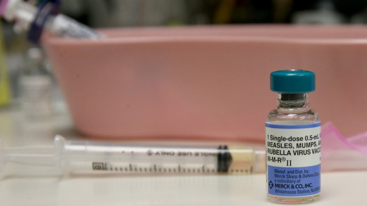 What can parents do to keep children safe amid measles outbreak in Chicago area? Experts weigh in