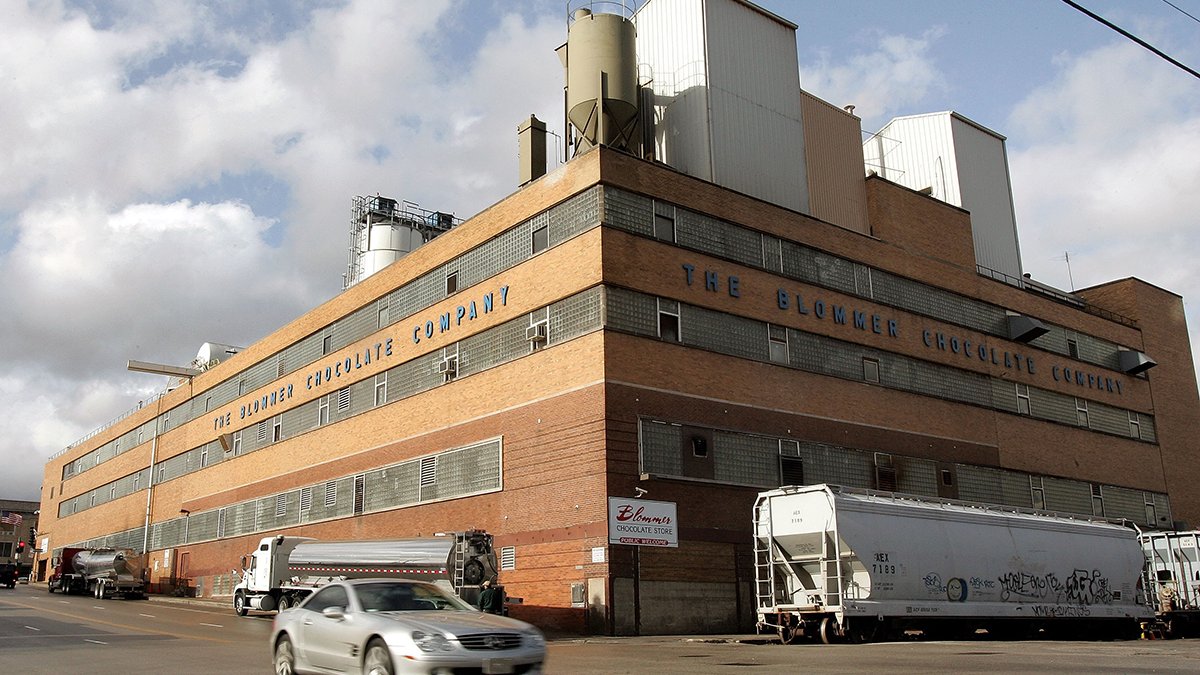 The chocolate smell in Fulton River District could fade away soon as Blommer announces plant closure