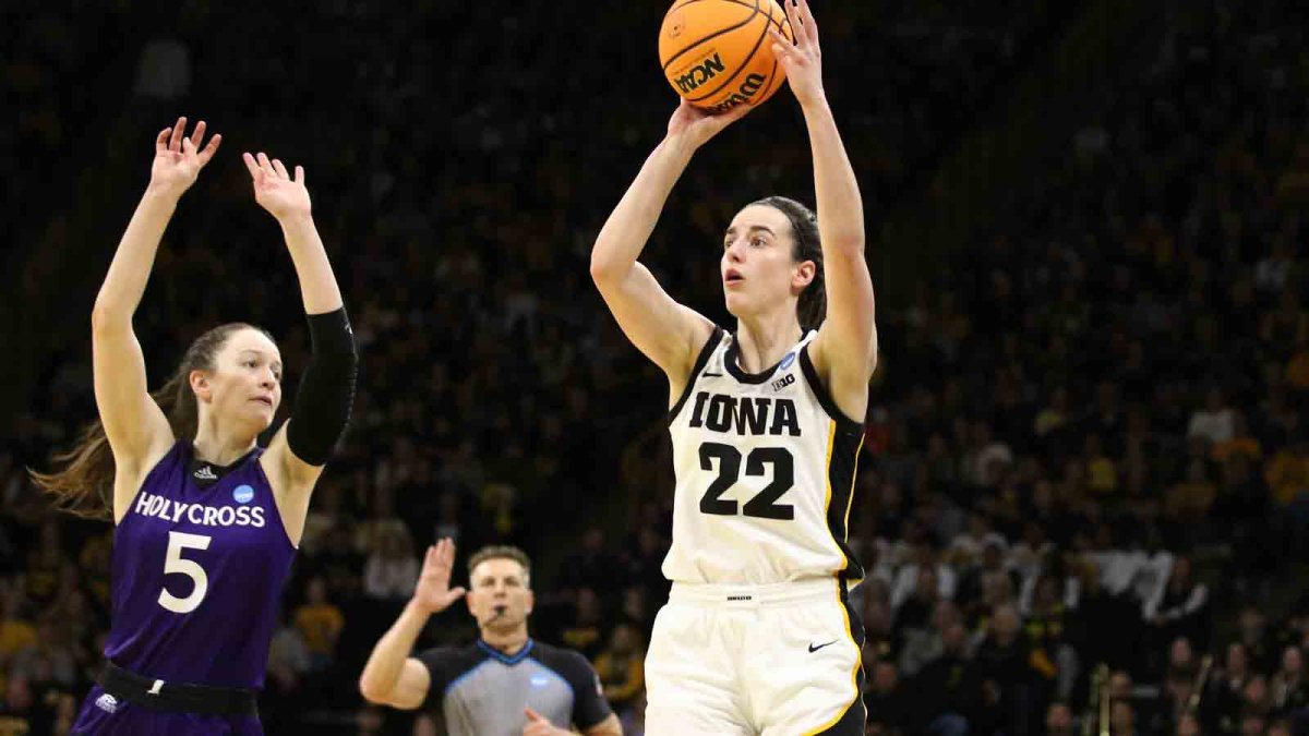 Caitlin Clark leads No. 1 seed Iowa over Holy Cross in first round – NBC  Chicago, image size:1200x675