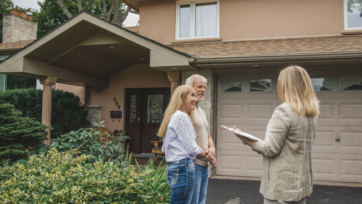 As home sellers, buyers wait on a Fed cut, here’s how mortgage rates