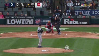 WATCH: Andrew Vaughn hits an RBI double to give White Sox 1-0 lead