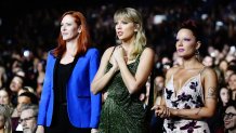 LOS ANGELES, CALIFORNIA - NOVEMBER 24: (L-R) Tree Paine, Taylor Swift, and Halsey attend the 2019 American Music Awards at Microsoft Theater on November 24, 2019 in Los Angeles, California. (Photo by Emma McIntyre/AMA2019/Getty Images for dcp)