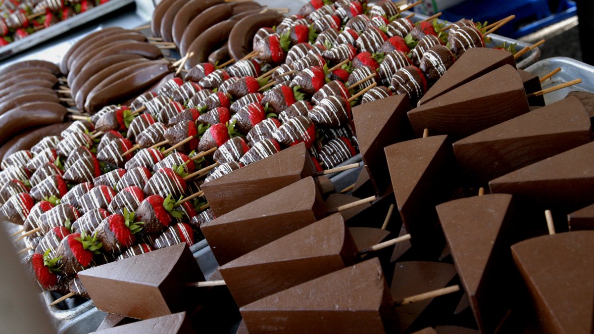 Chicago Festivals 2024 Chocolate Fest returns to downtown Long Grove