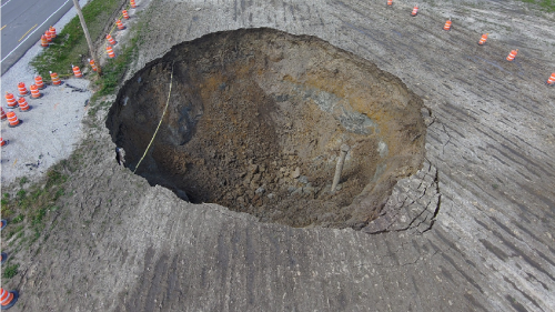 Illinois sinkhole leads to closure of Route 185 near Hillsboro – NBC ...