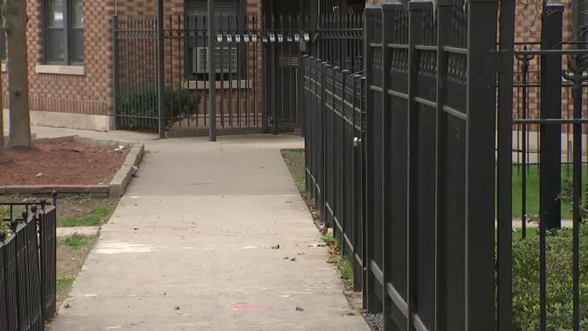 Woman fought off attacker in 1 of 2 sexual assault attempts within minutes in Lakeview Woman fought off attacker in 1 of 2 sexual assault attempts within minutes in Lakeview