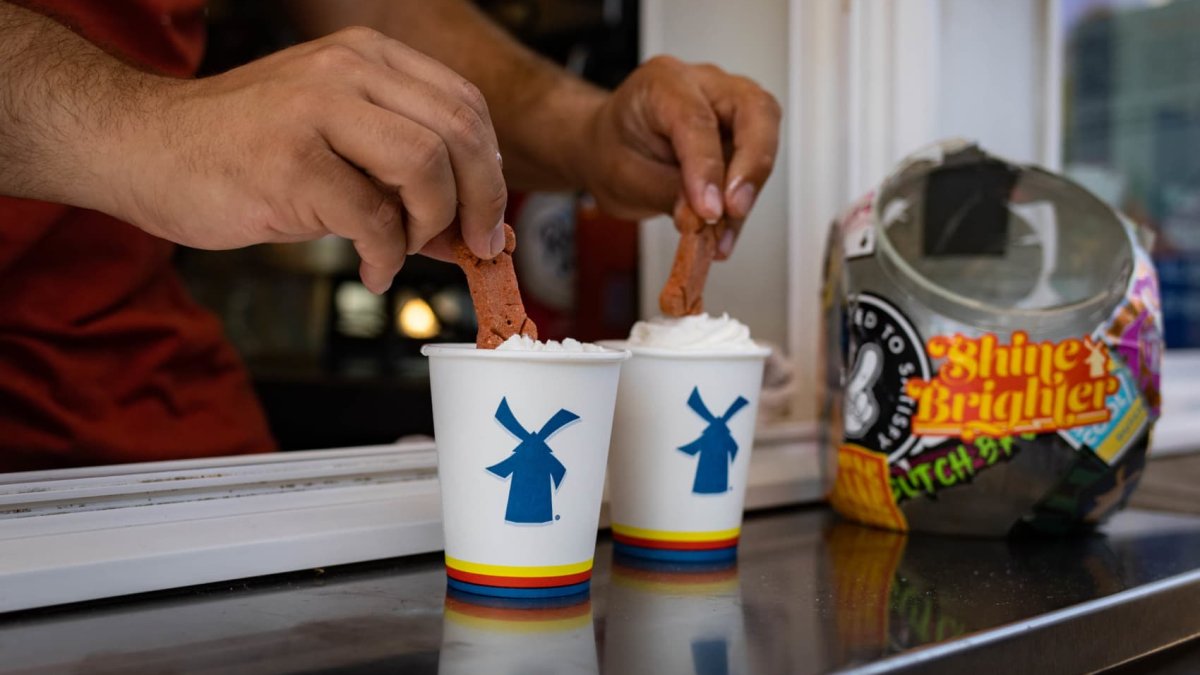 Dutch Bros Coffee to open drive-thru locations in two Chicago suburbs