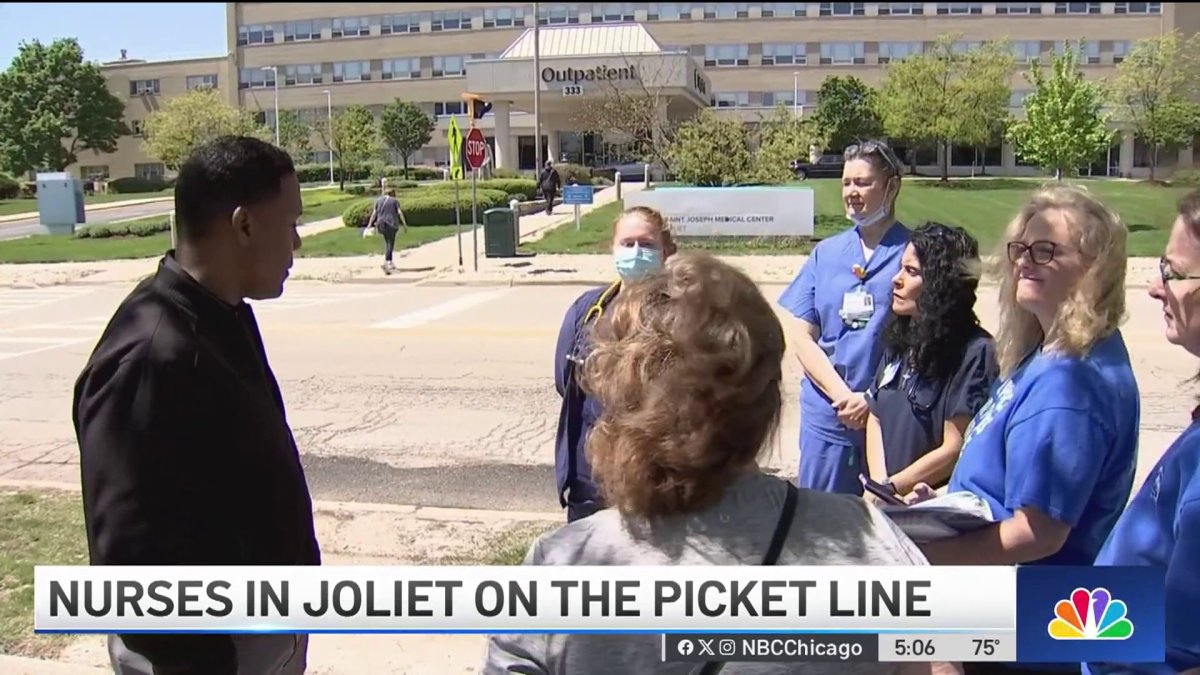 Nurses at Ascension St. Joseph Hospital in Joliet picket ahead of ...