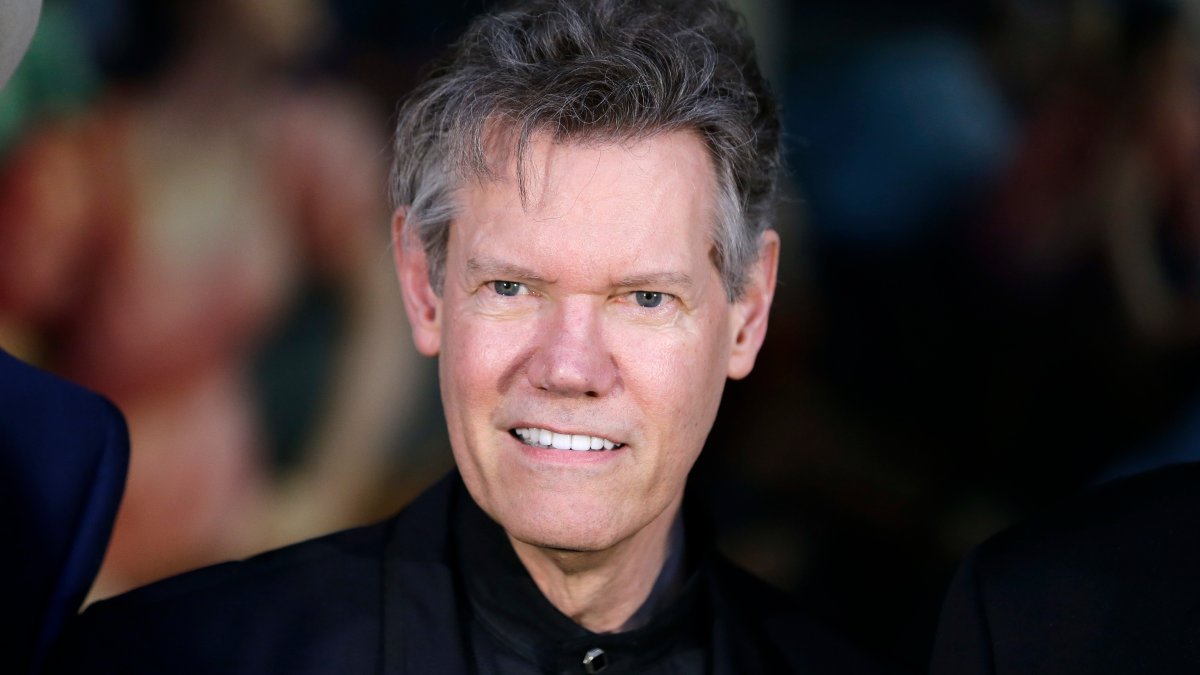 Country singer Randy Travis gets his voice back with help from AI – NBC Chicago - Vimarsana News