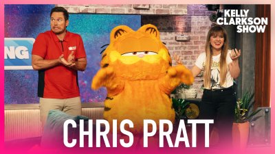 Chris Pratt and Garfield surprise ‘Kelly Clarkson Show' audience with movie tickets