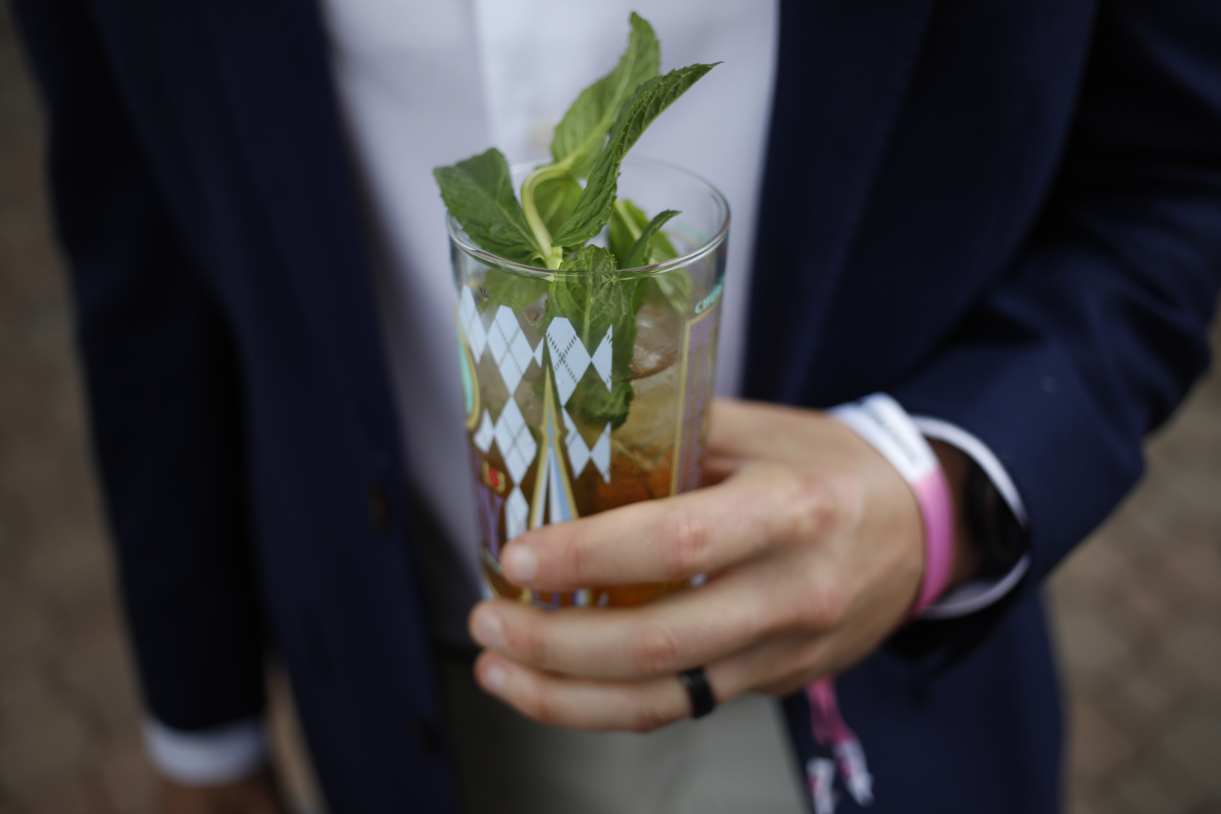 Here's how you can make a yummy mint julep, a Kentucky Derby
tradition, in the comfort of home