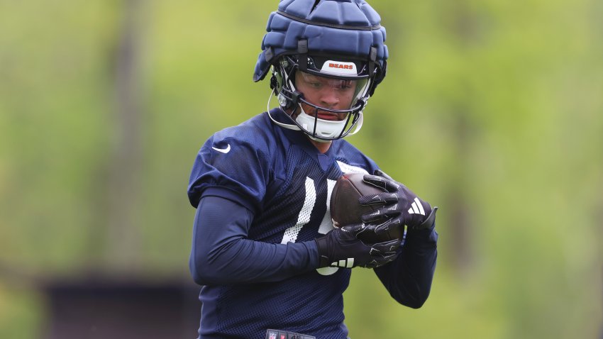 LAKE FOREST, ILLINOIS – MAY 10: Rome Odunze #15 of the Chicago Bears catches a pass during Chicago Bears Rookie Minicamp at Halas Hall on May 10, 2024 in Lake Forest, Illinois.  (Photo by Michael Reaves/Getty Images)