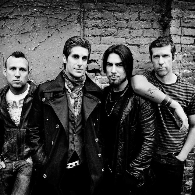 Jane's Addiction announces 1st tour with original band members