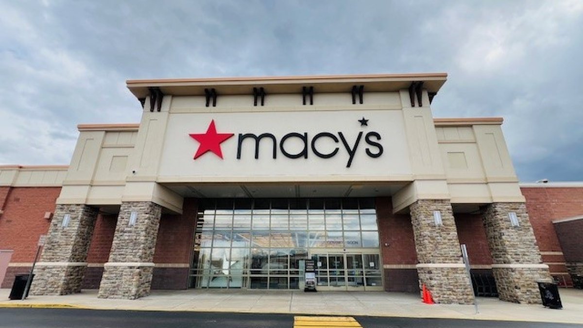 Macy’s to open ‘new store format’ inside suburban strip mall