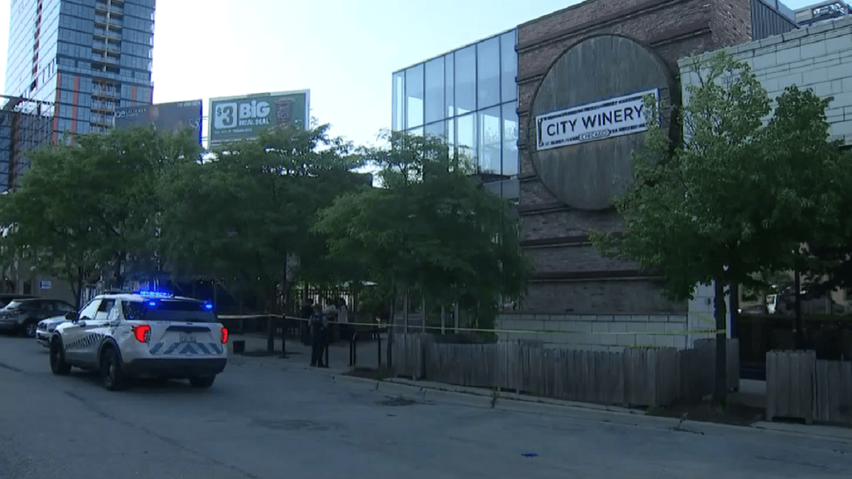 Man charged in fatal stabbing of co-worker at West Loop City Winery ...