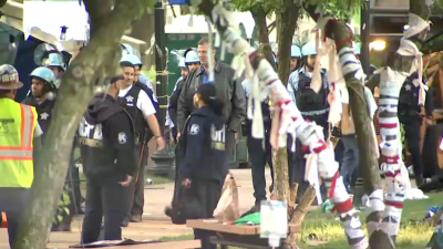 Watch the scene at DePaul University as CPD dismantles Pro-Palestinian encampment Thursday morning