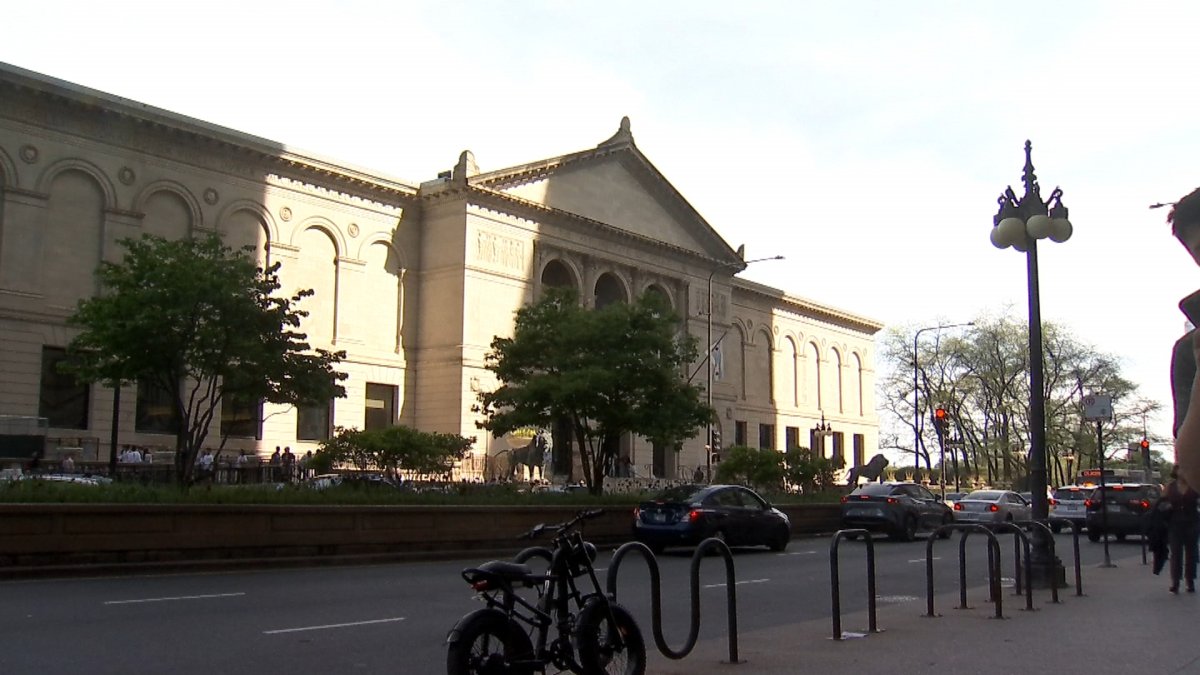 Police give updates after protest leads to dozens of arrests on Art Institute of Chicago campus