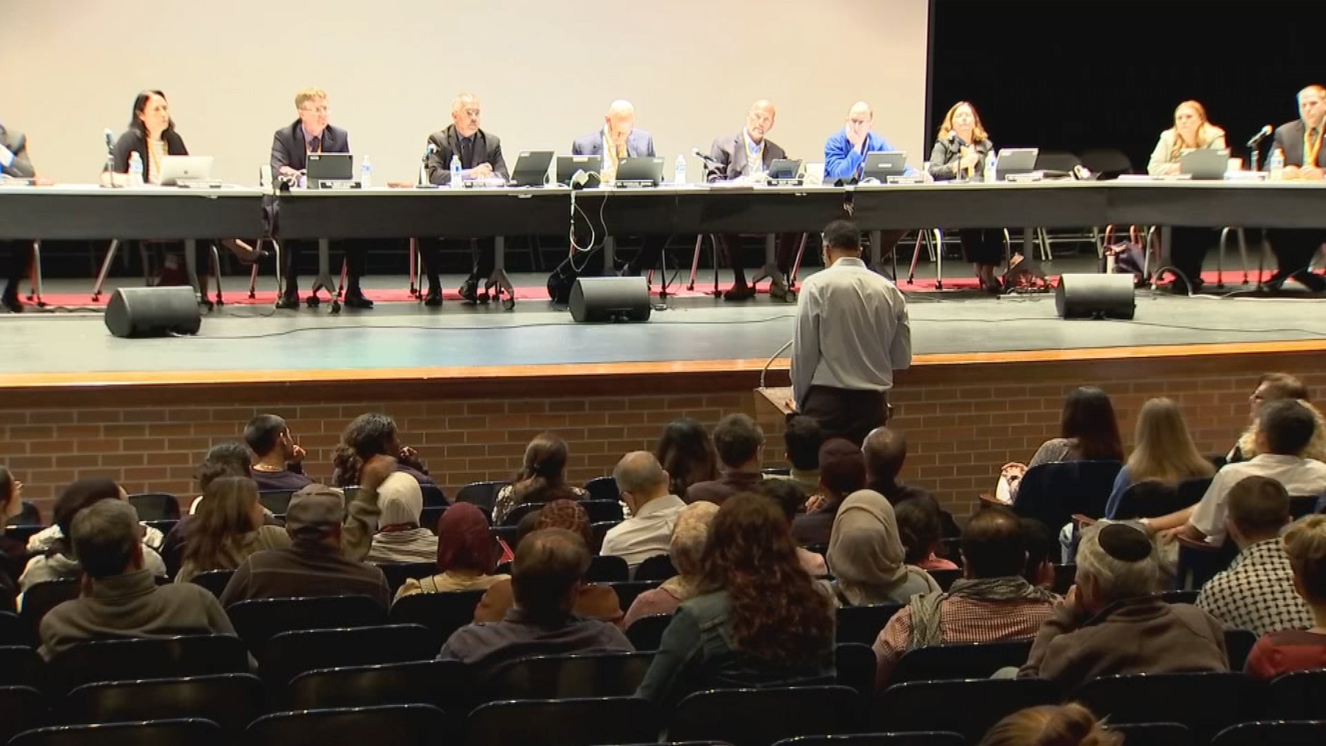 Meeting held after Glenbrook South yearbook entry on Hamas' attack on Israel – NBC Chicago - Vimarsana News