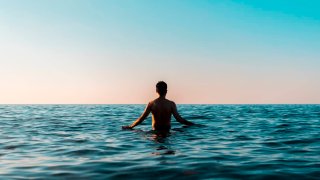36% of Americans plan to take on debt for summer travel. Here’s why that worries financial experts