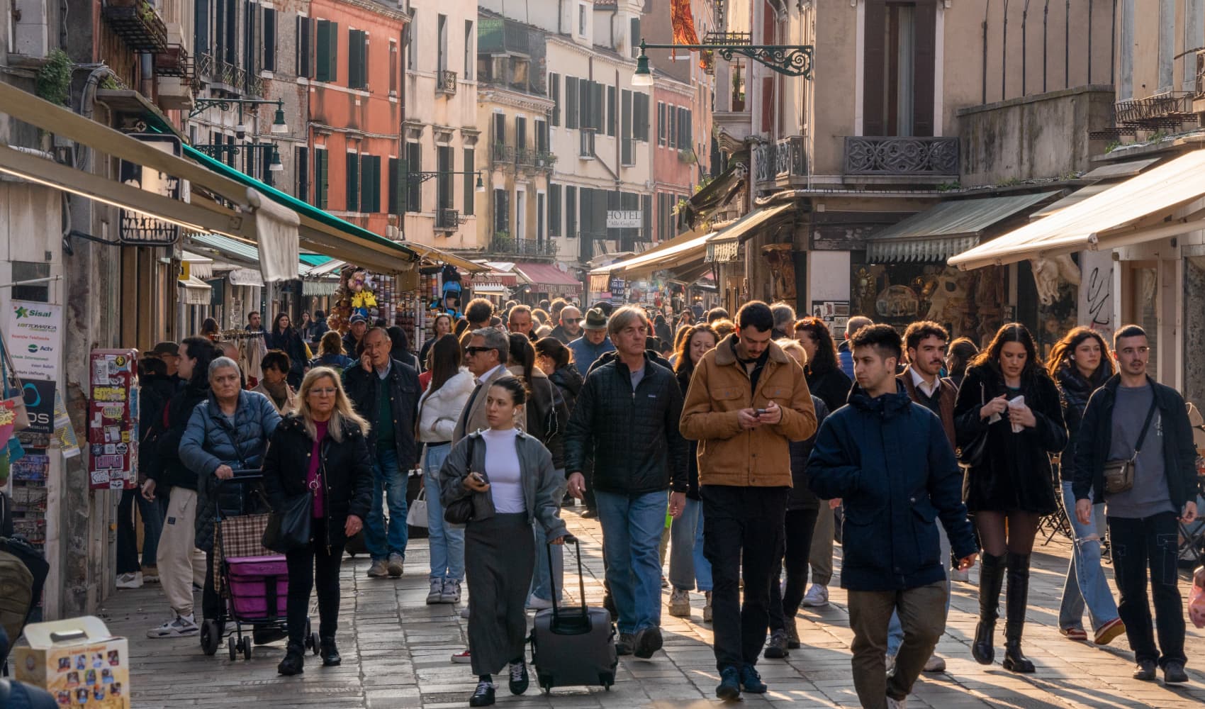 Chicago Forecast: Cloudy skies, steady rainfall expected throughout Saturday