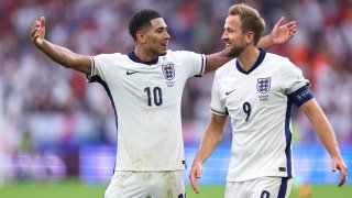 Jude Bellingham of England celebrates with Harry Kane