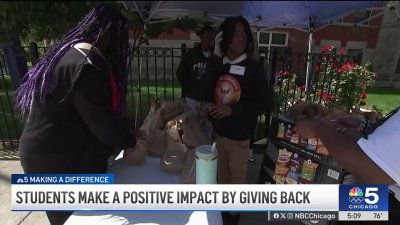 ‘Pushing back against the stereotype': Chicago students spend last day of school giving back