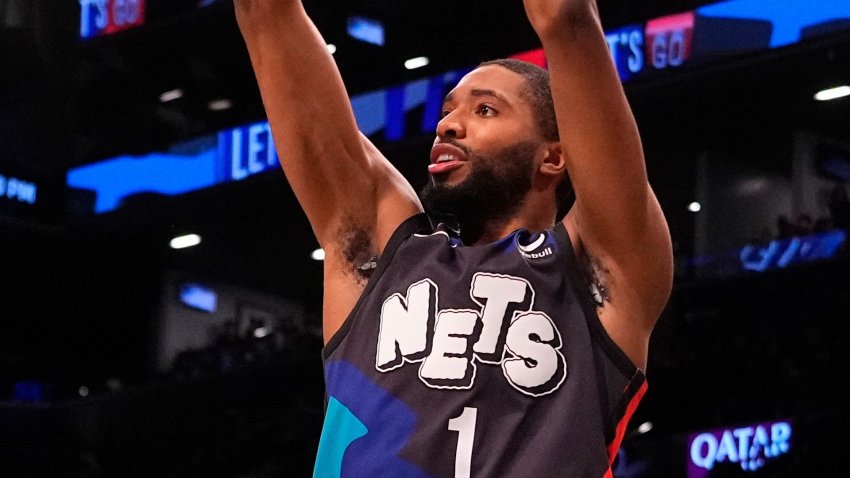 Mikal Bridges shoots a jumper