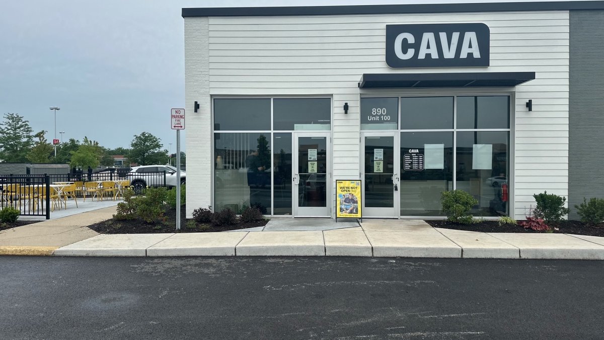 Popular fast-casual Mediterranean restaurant CAVA opens 2nd Chicago-area location in Vernon Hills