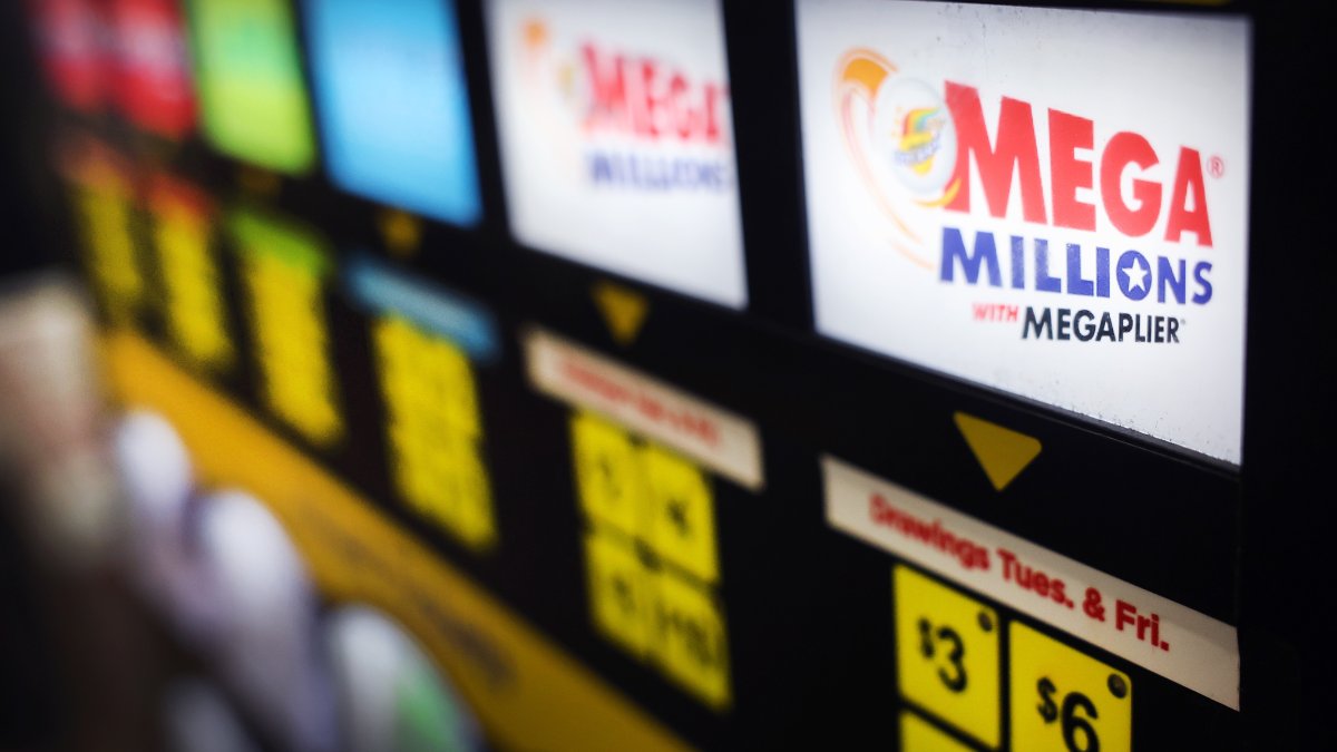 Mega Millions ticket sold in Illinois wins $536M jackpot, lottery officials say