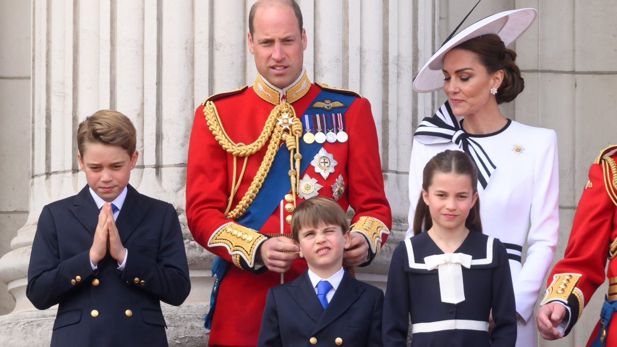 Kate Middleton captures Prince William and kids at beach for touching Father's Day tribute