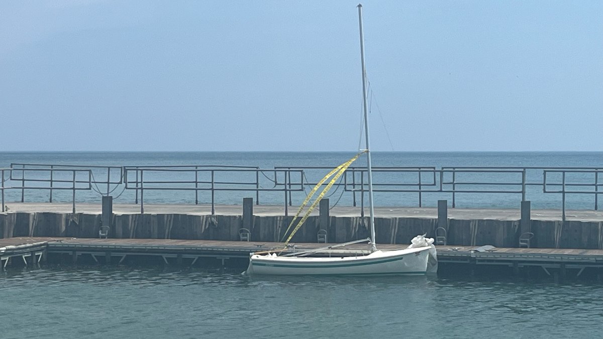 Woman pulled from water after boat capsizes in Lake Michigan in Winnetka ID'd