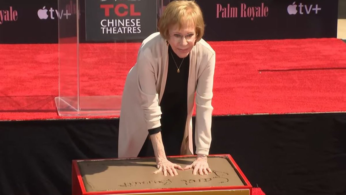 Hollywood legend Carol Burnett places her handprints in cement at TCL Chinese Theatre