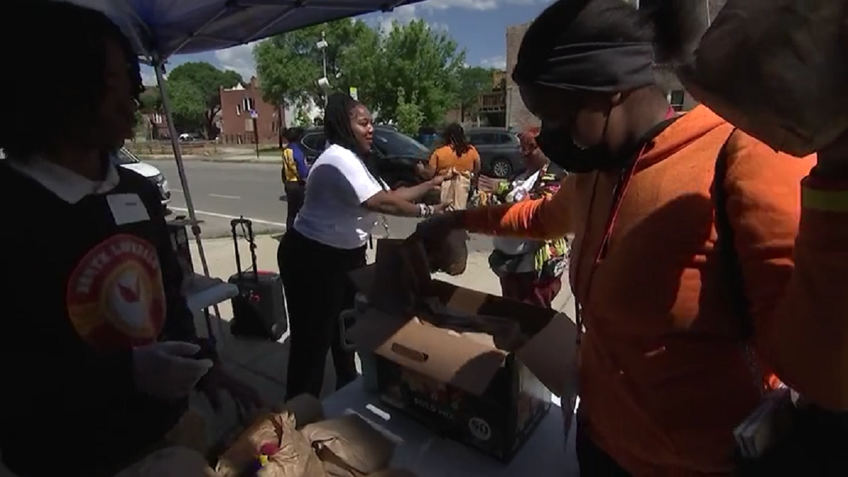 Chicago students spend last day of school giving back – NBC Chicago - Vimarsana News
