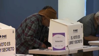 Scores of voters encounter issues at Mexican Consulate in Chicago