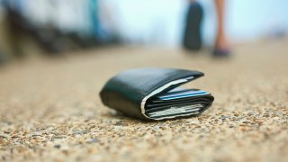 I lost my wallet. Here’s what experts say I should do to protect my identity and money