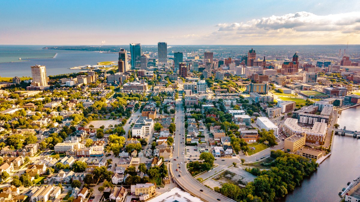 Fast-casual Mediterranean restaurant CAVA opens 2nd suburban Chicago location