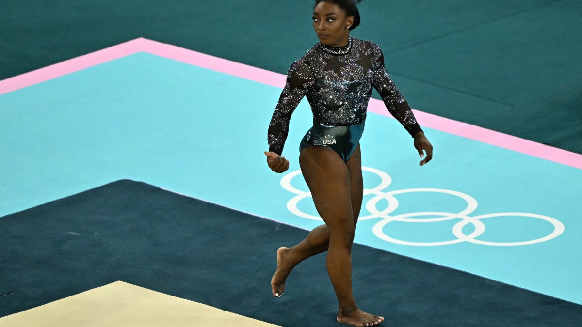 Is Simone Biles hurt? Star gymnast possibly injured at Olympics – NBC  Chicago