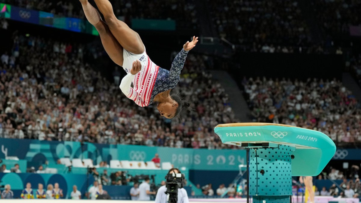 Simone Biles shares powerful message before vault final NBC Chicago