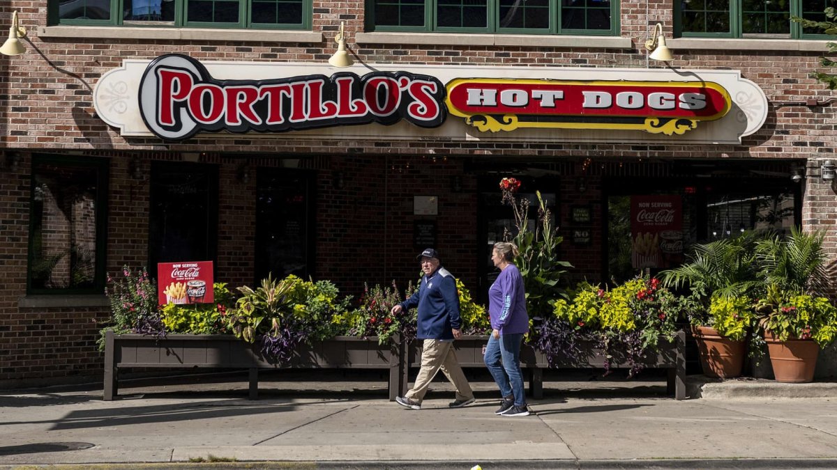 Portillo’s offering holiday-themed catering preview at all locations ...