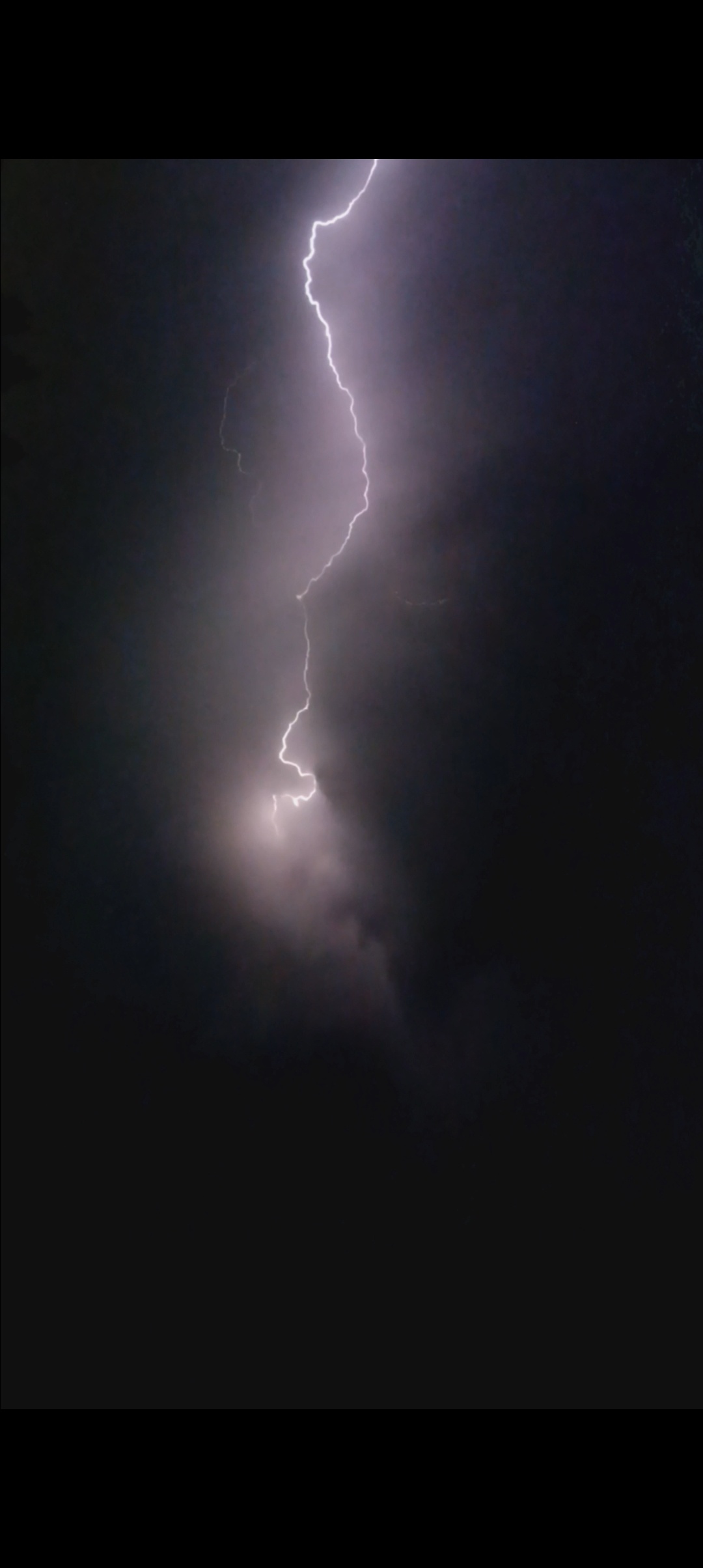 Noel Hoger's lightning pictures from Algonquin Illinois