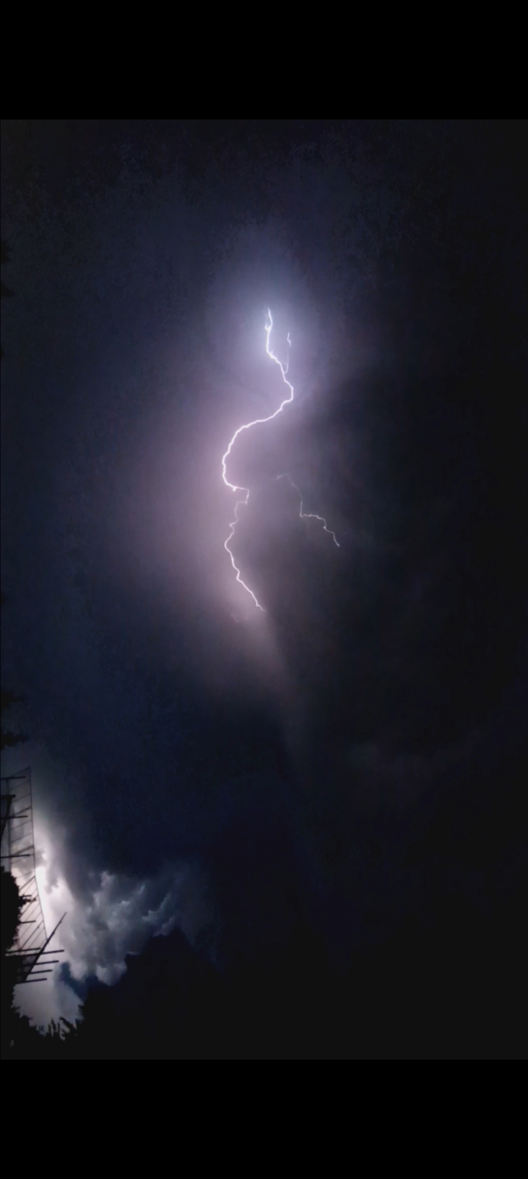 Noel Hoger's lightning pictures from Algonquin Illinois