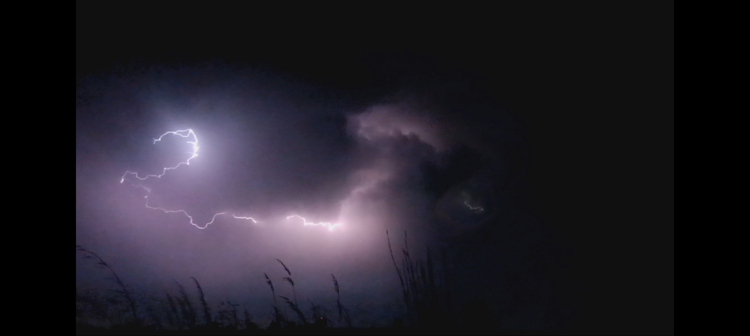 Noel Hoger's lightning pictures from Algonquin Illinois